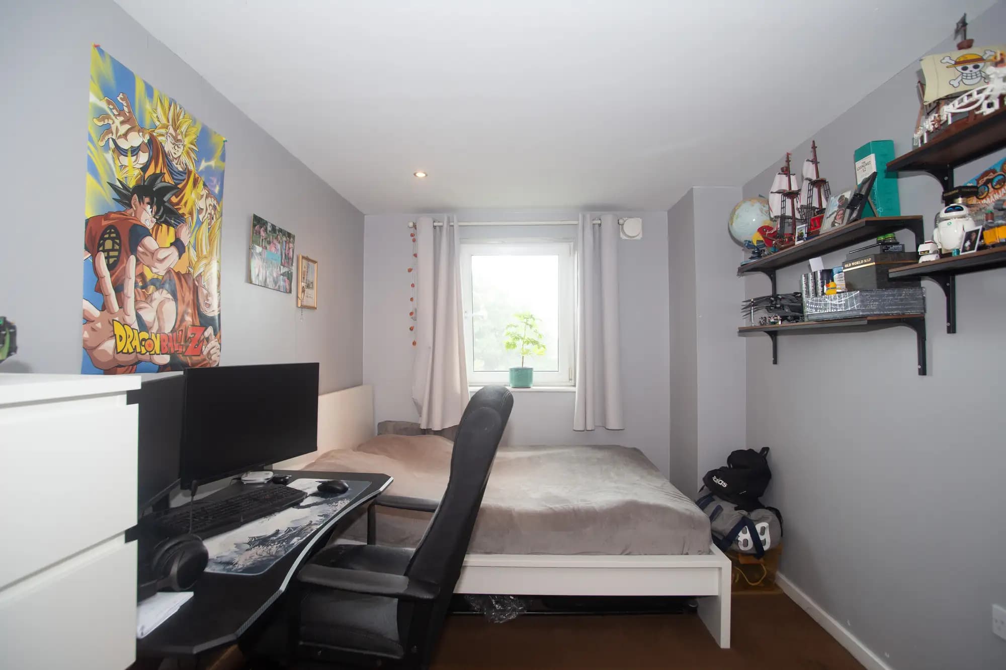 property photo 7 of 10