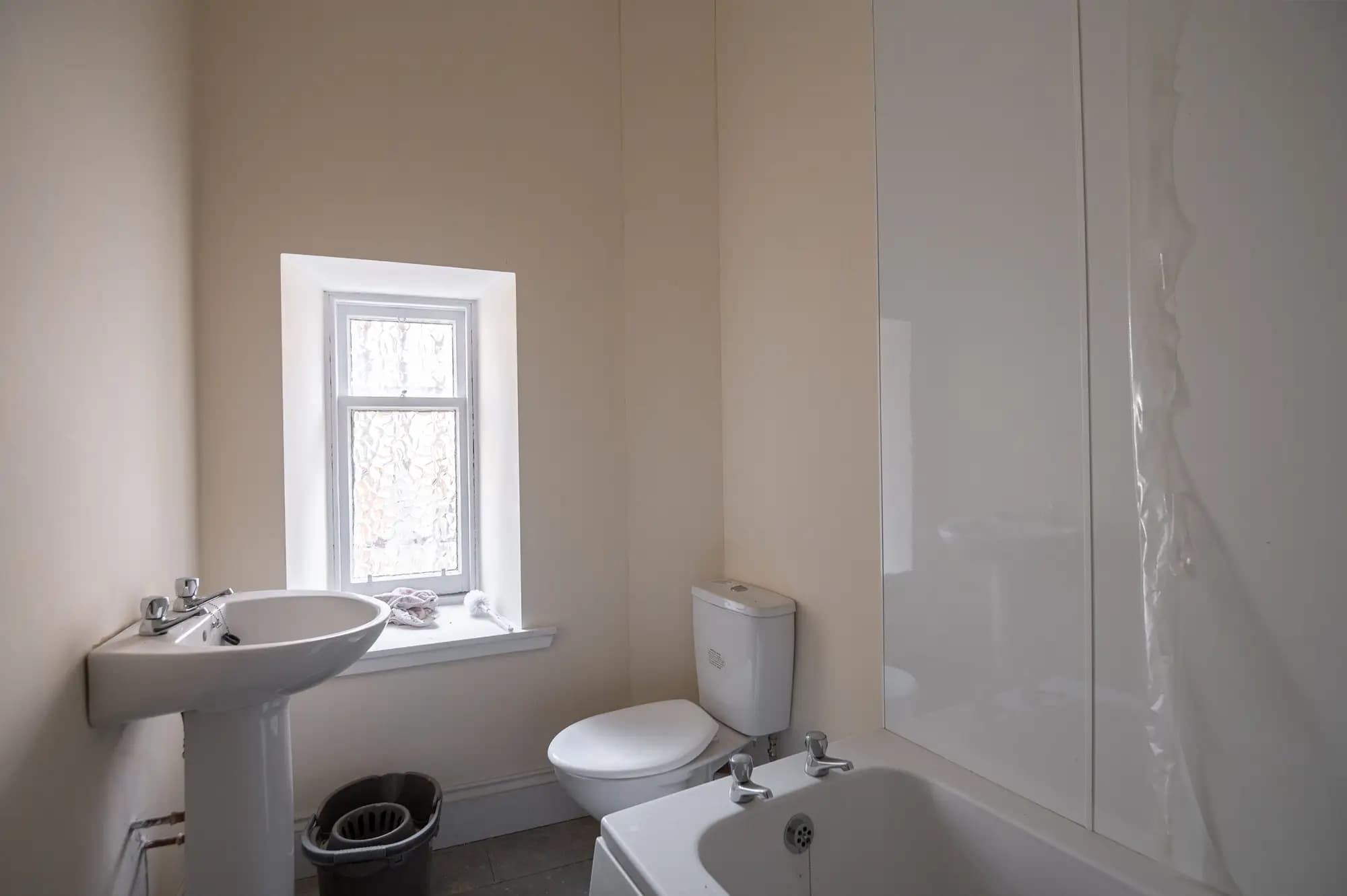 property photo 10 of 22