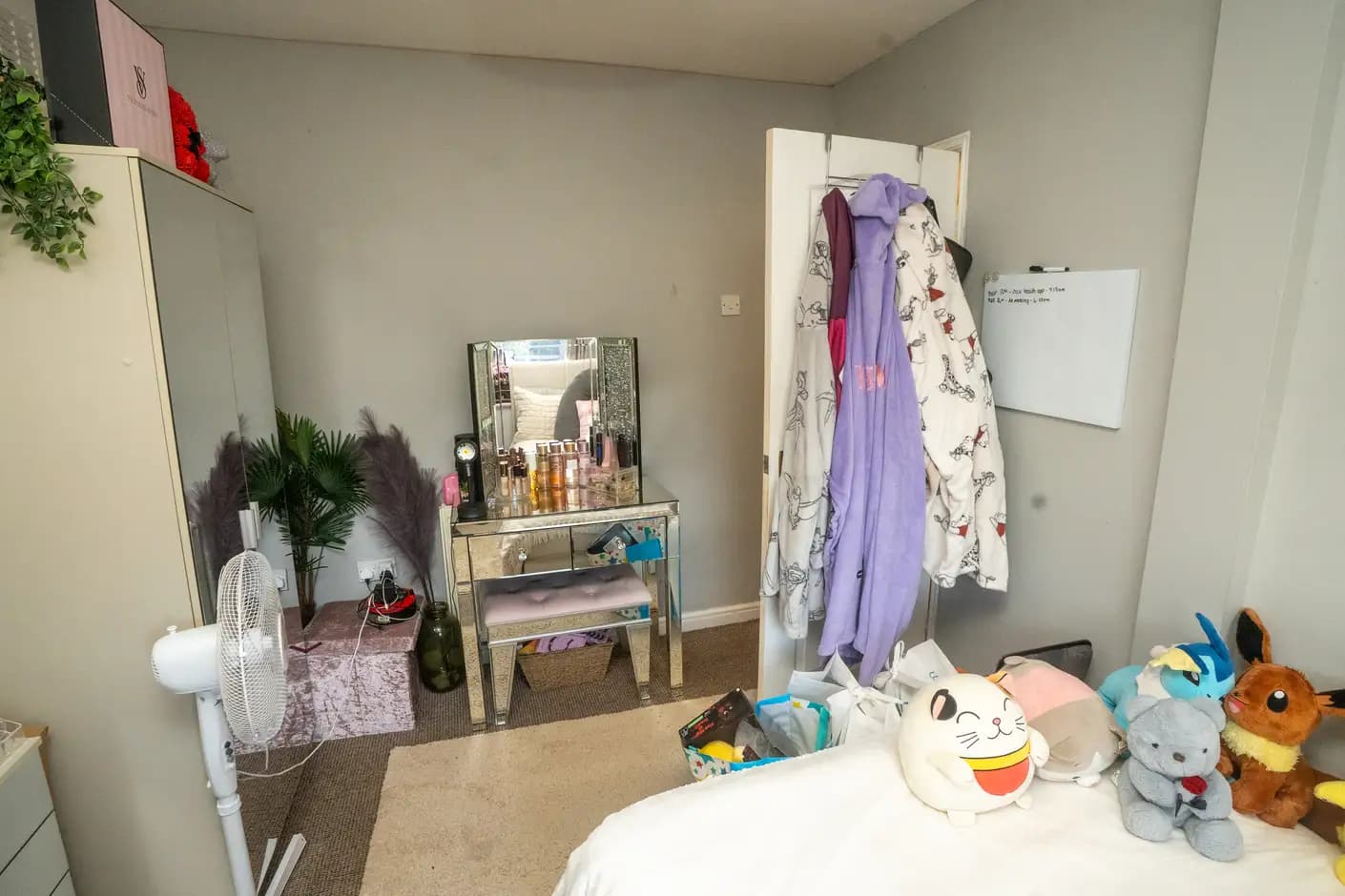 property photo 15 of 25