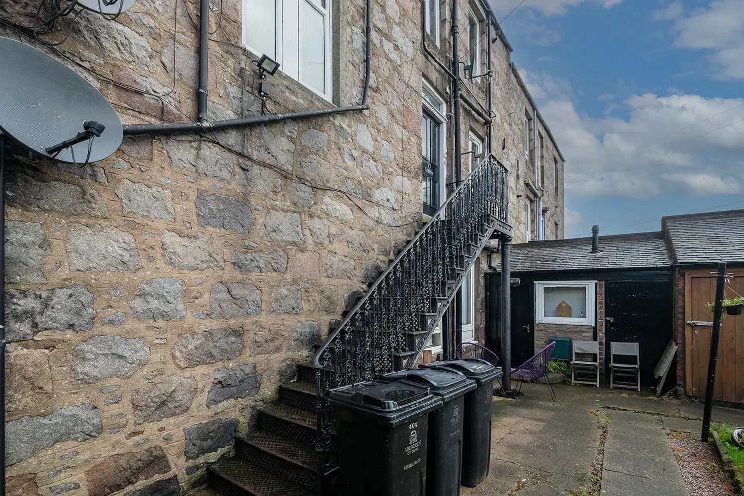 property photo 16 of 19