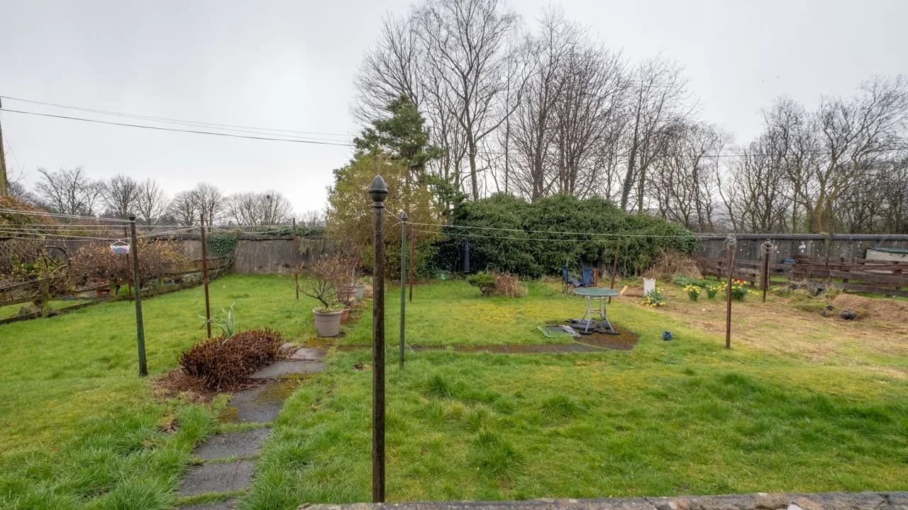 property photo 18 of 22