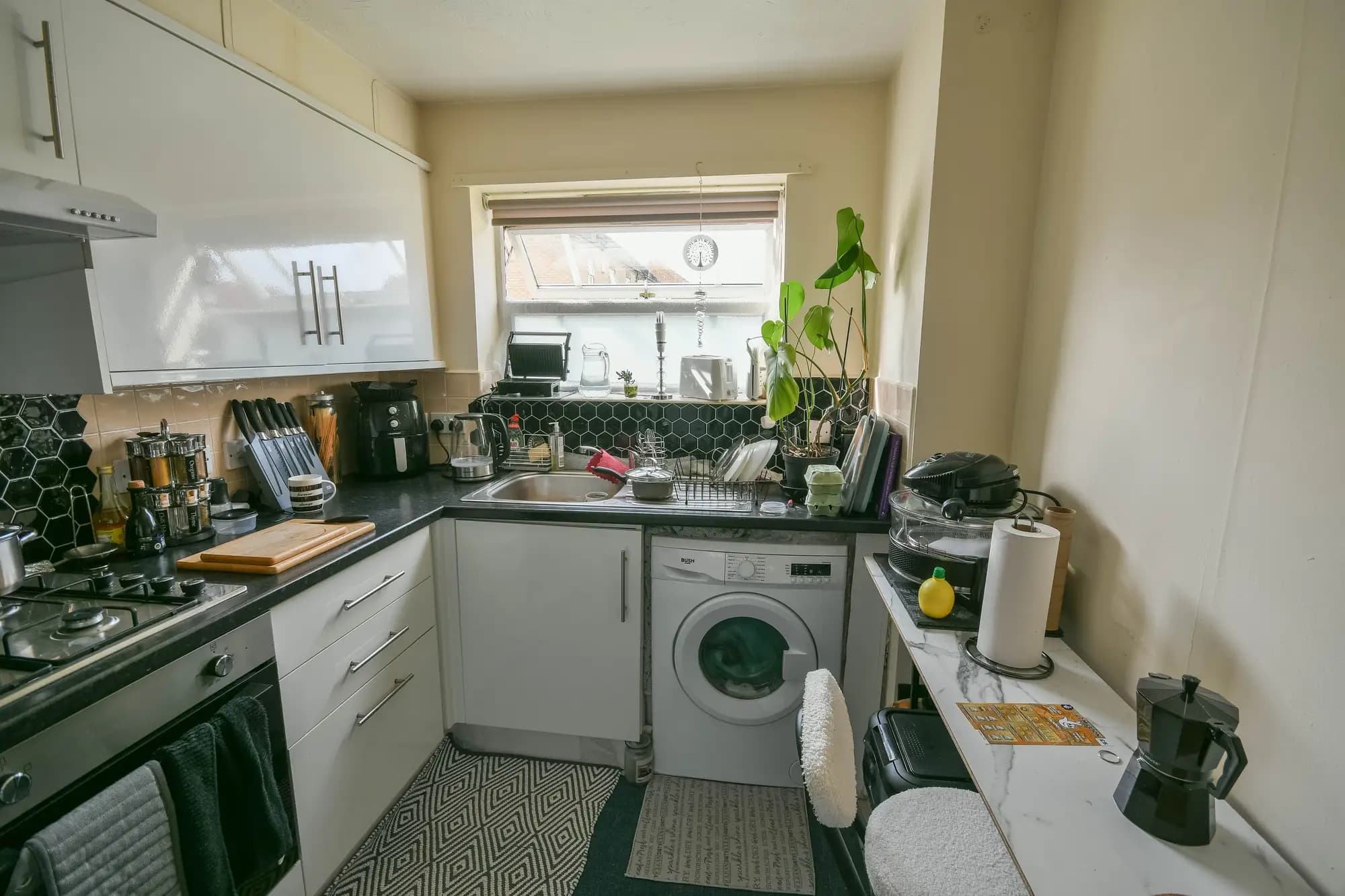 property photo 5 of 15