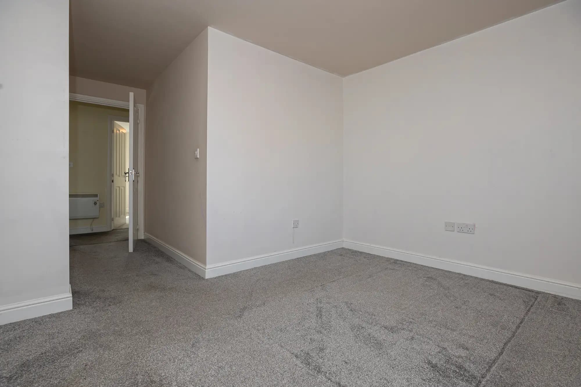 property photo 10 of 15