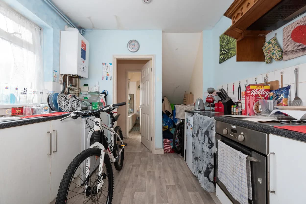 property photo 10 of 28