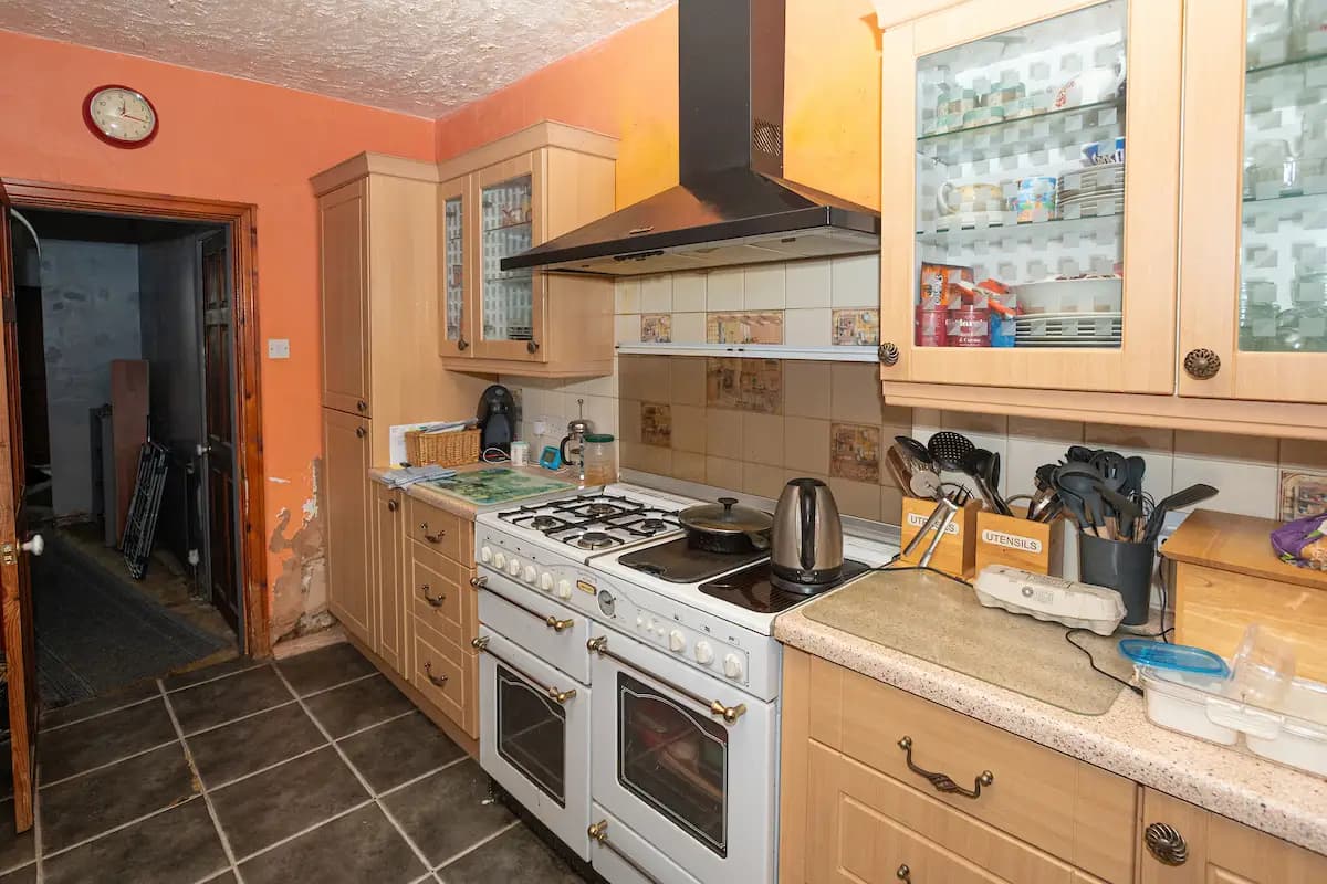 property photo 6 of 20