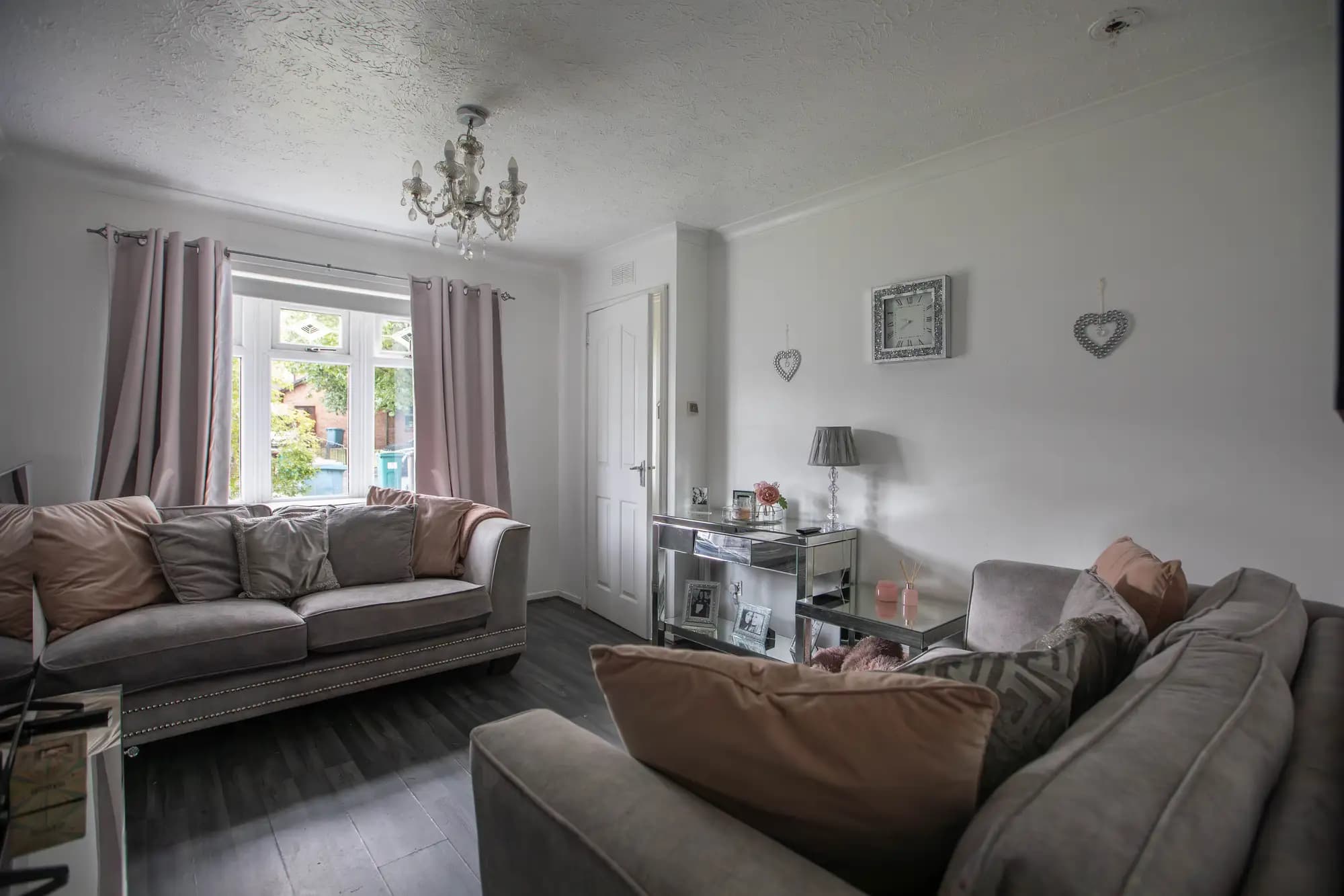 property photo 4 of 33