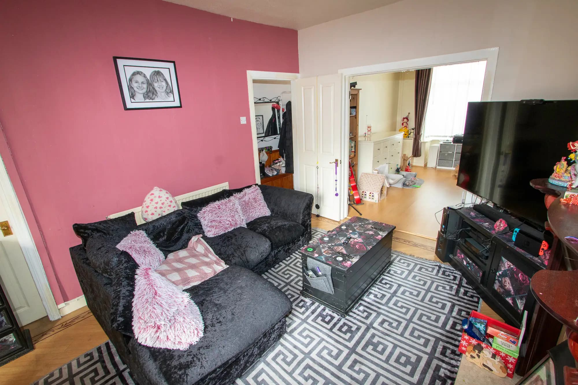 property photo 4 of 25