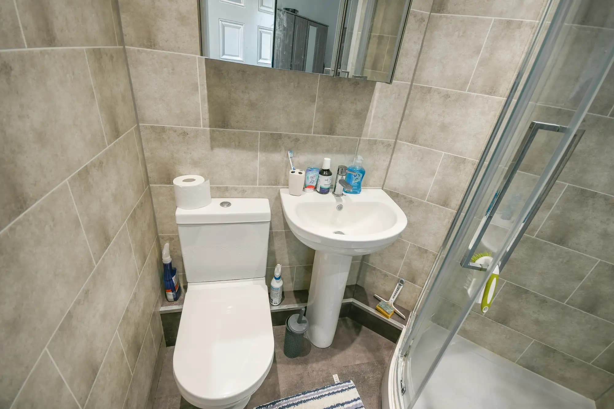 property photo 9 of 17