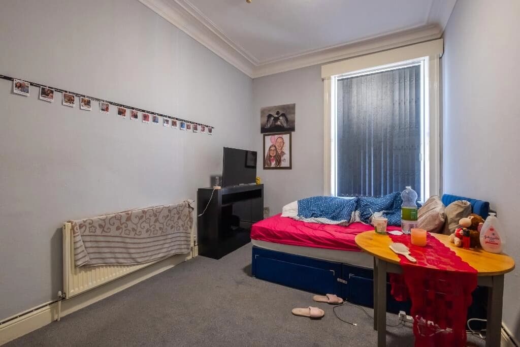 property photo 8 of 40