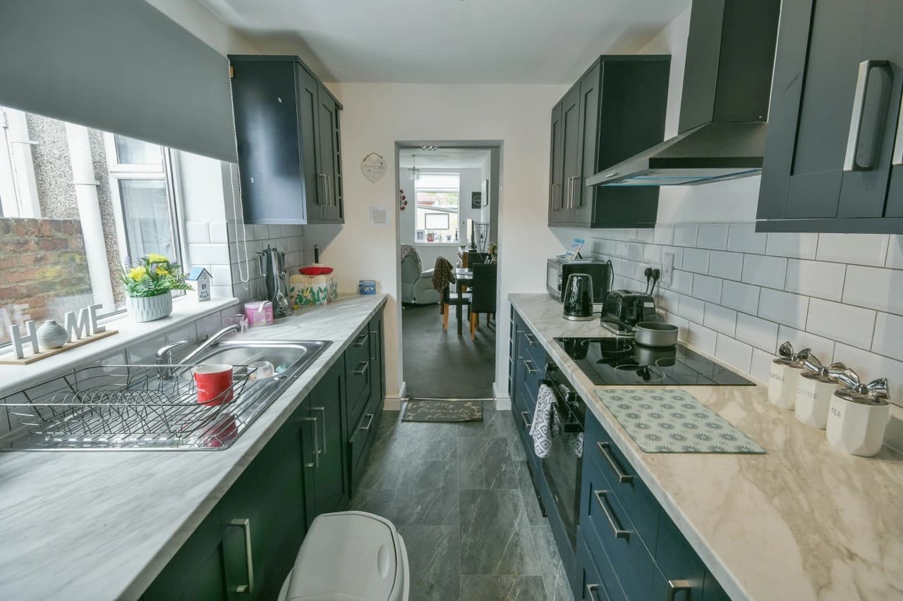 property photo 6 of 20