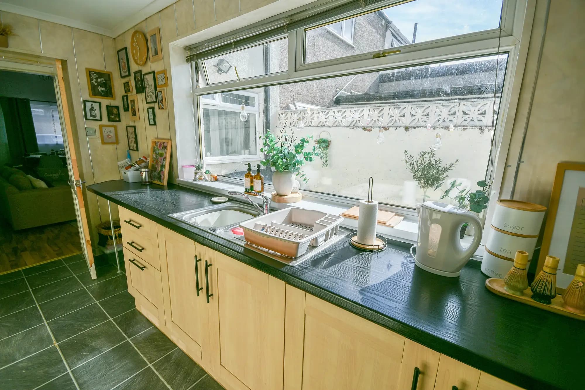property photo 6 of 15