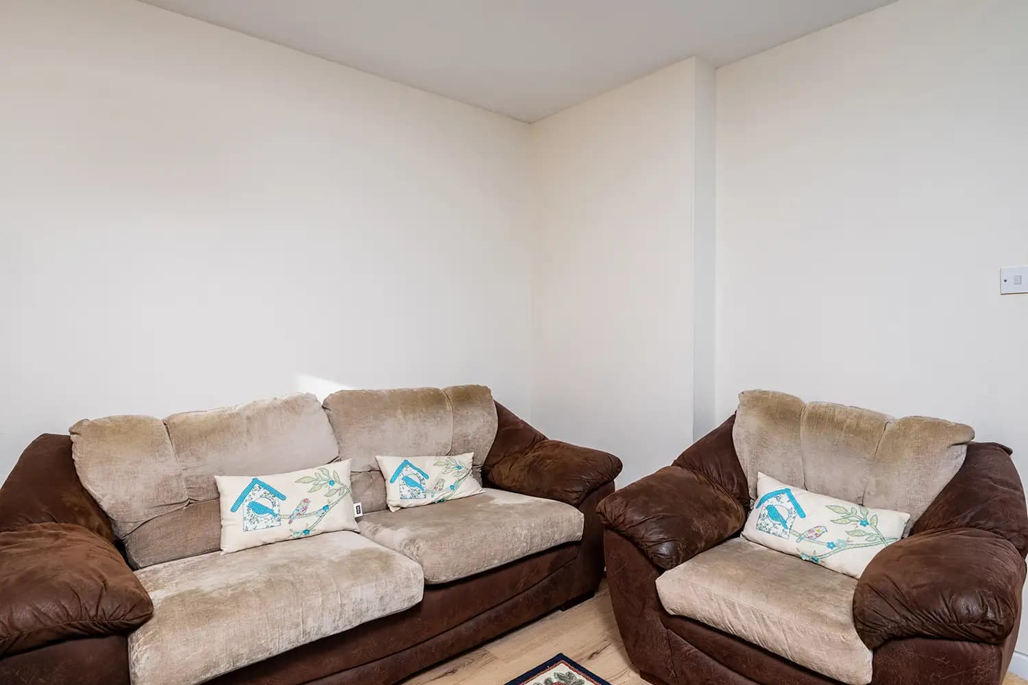 property photo 4 of 16