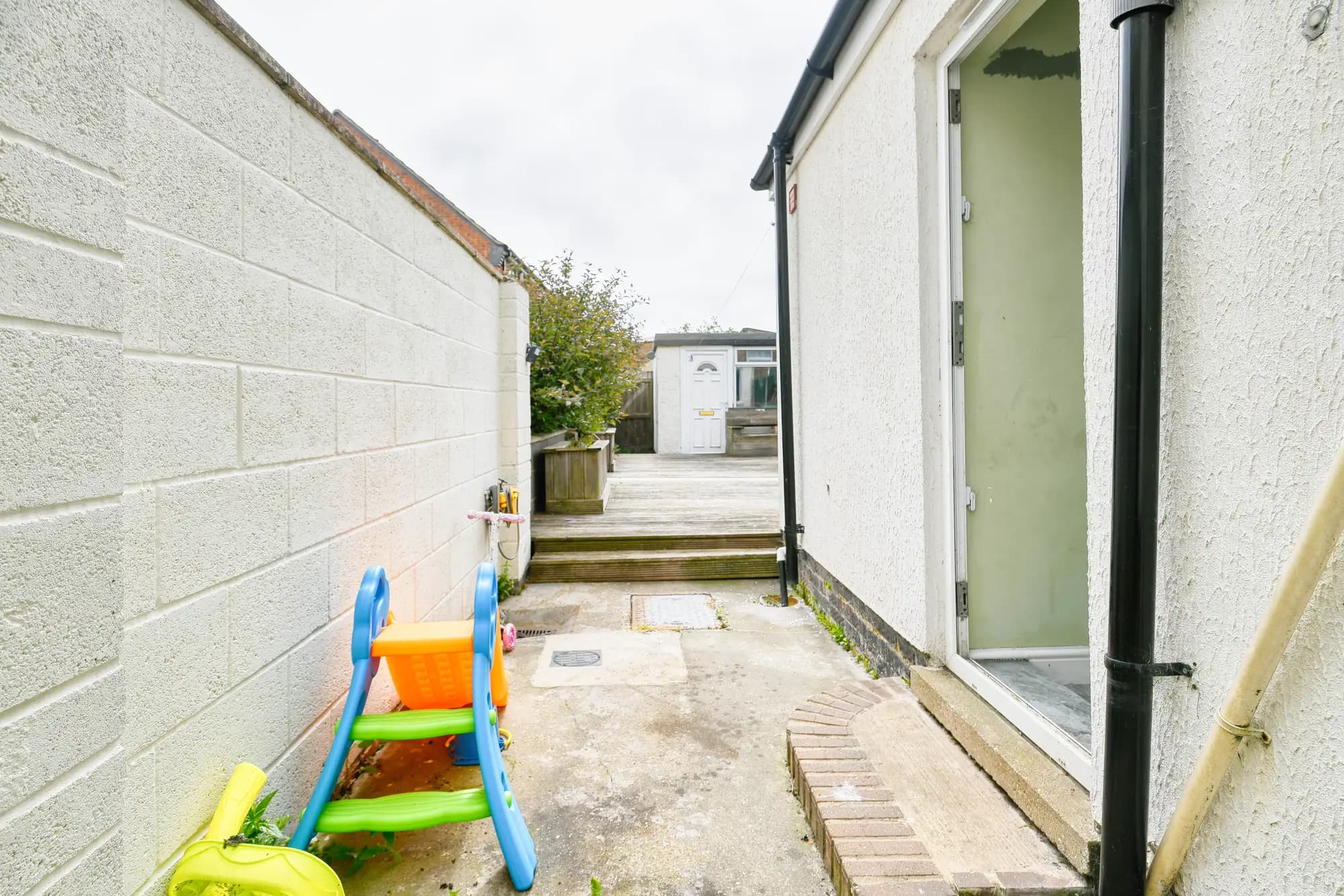 property photo 23 of 30