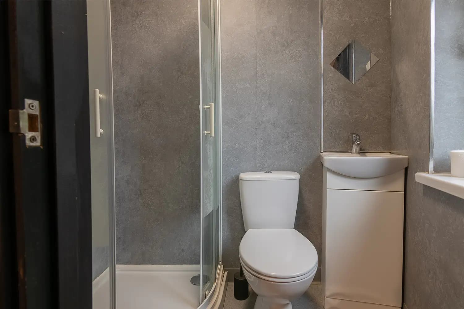 property photo 11 of 42