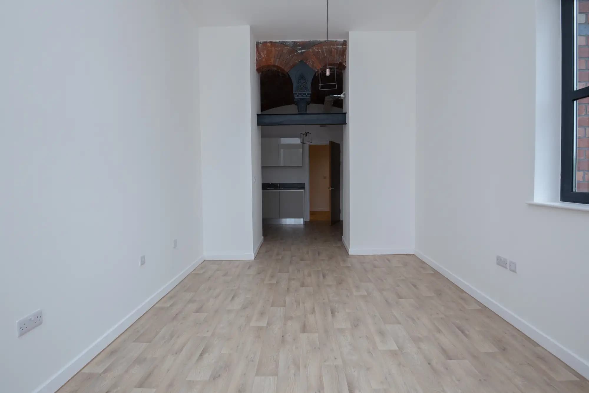 property photo 5 of 28