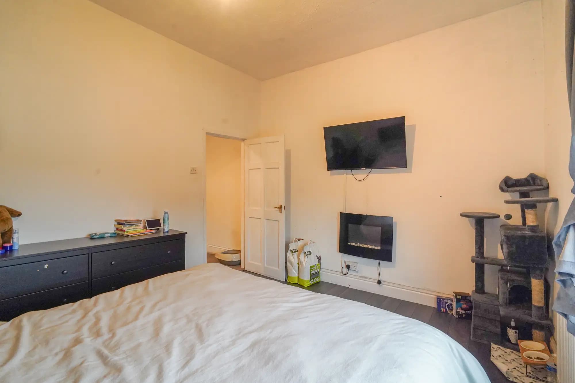 property photo 13 of 33