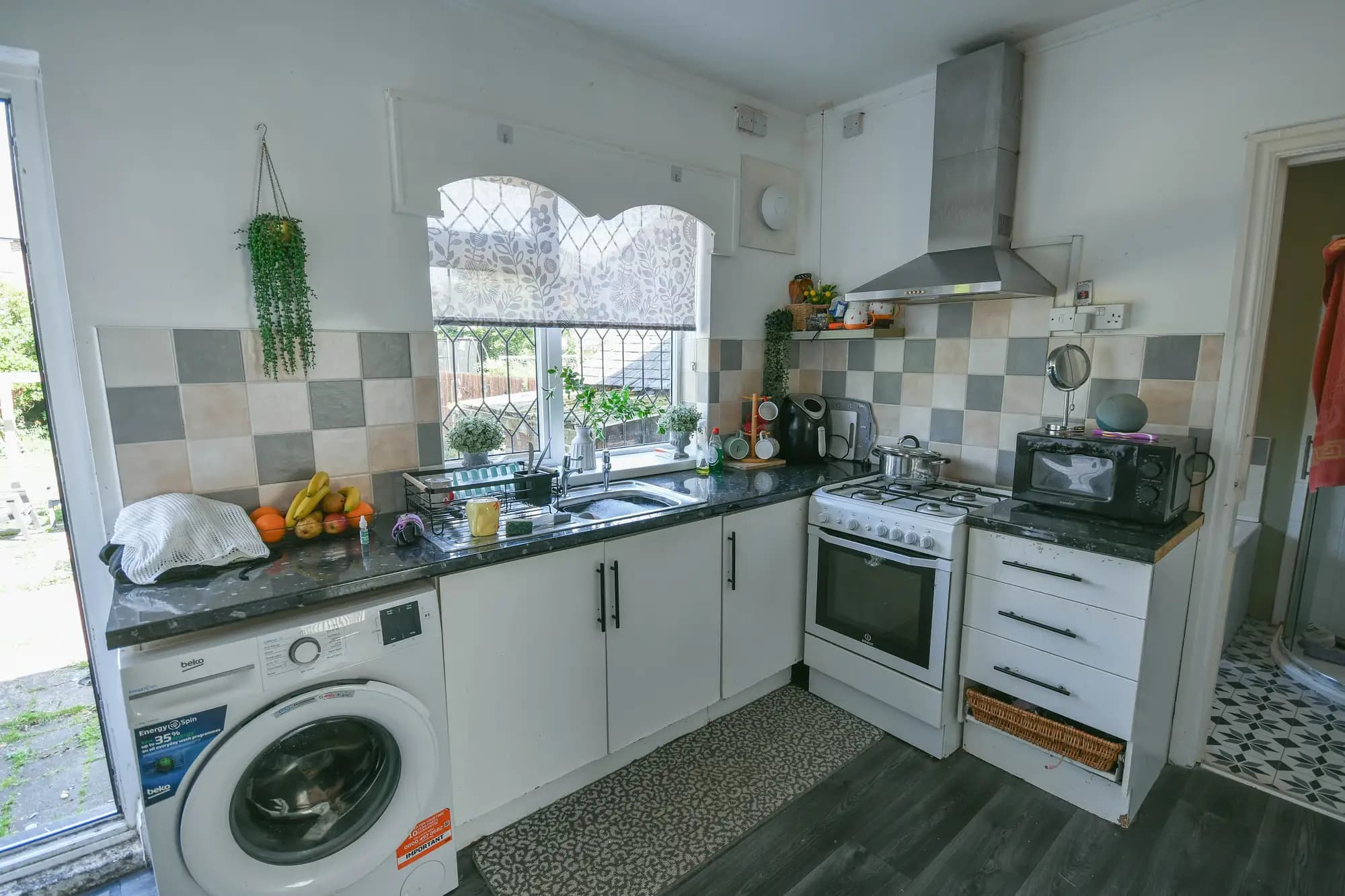 property photo 6 of 20