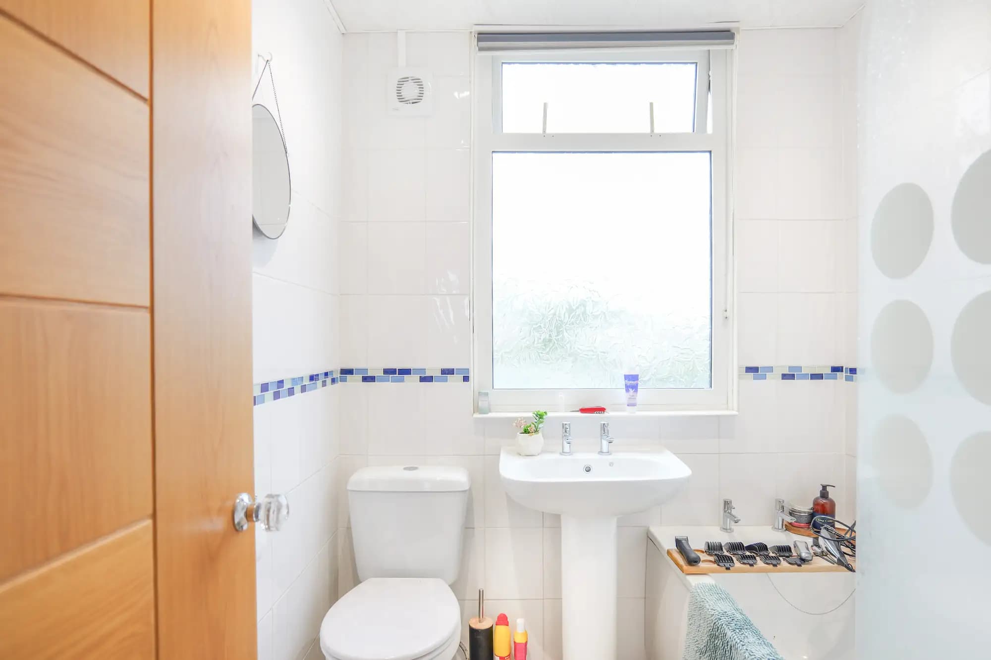 property photo 8 of 19