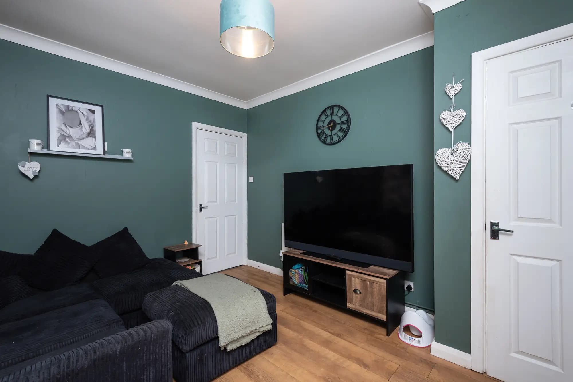 property photo 5 of 27