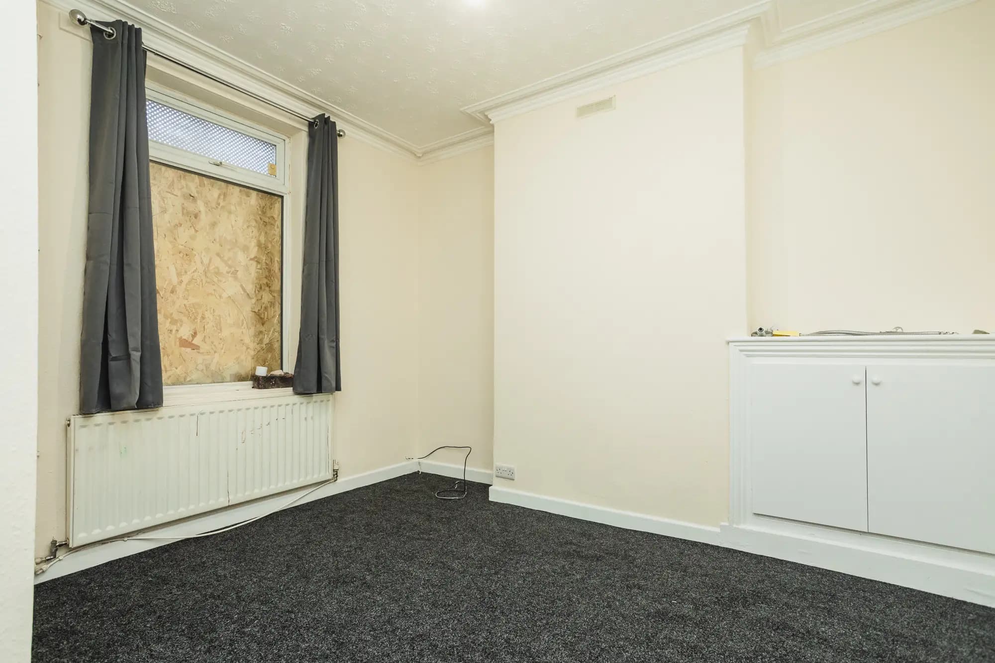 property photo 10 of 32