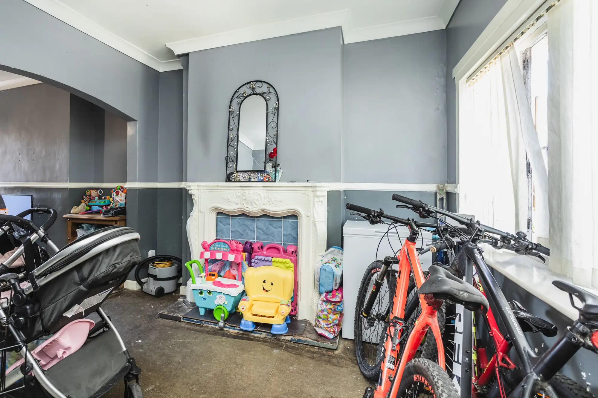 property photo 6 of 26