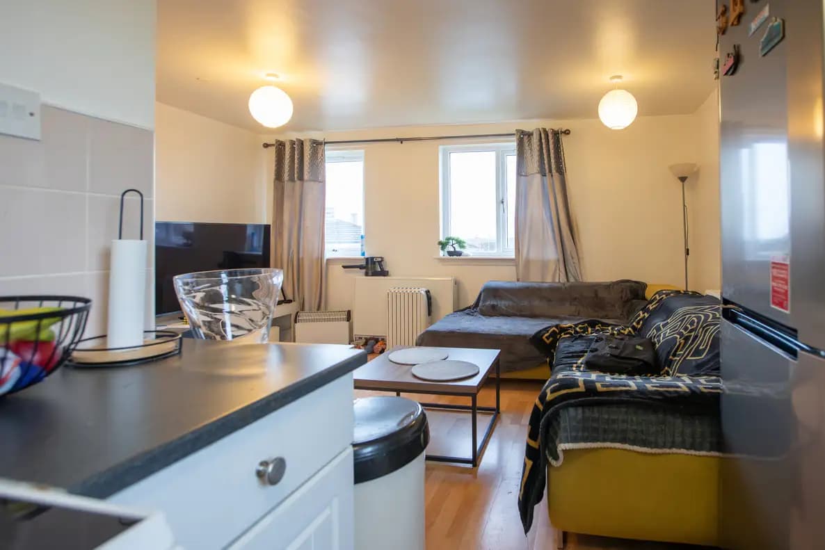 property photo 7 of 15