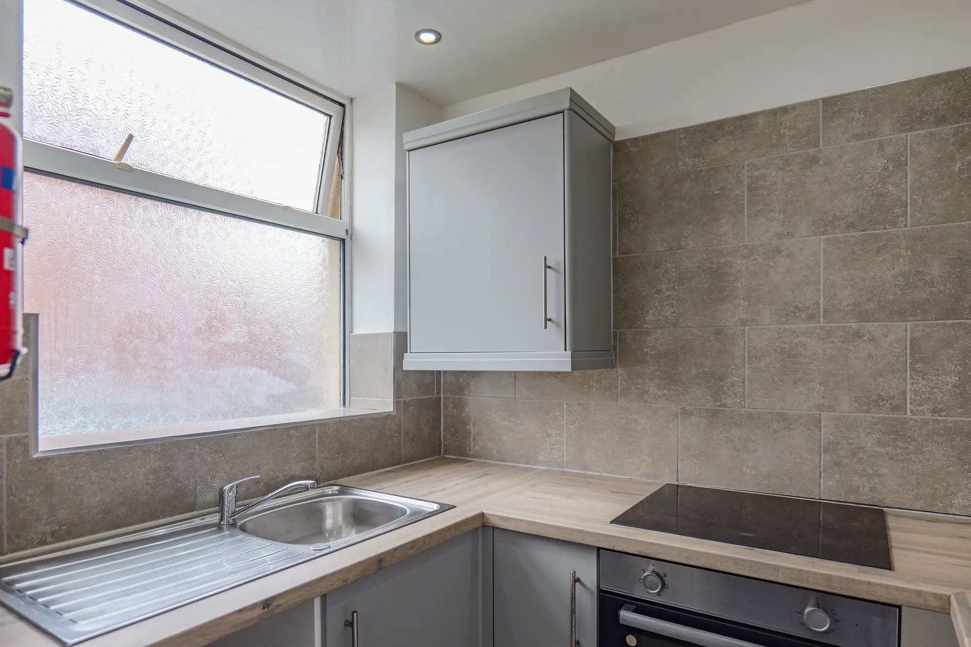 property photo 13 of 32