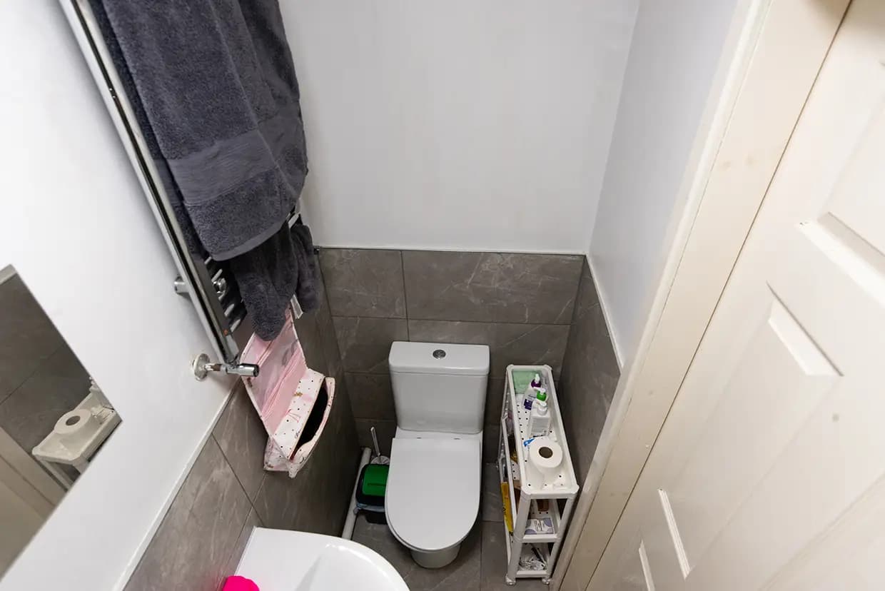 property photo 8 of 37