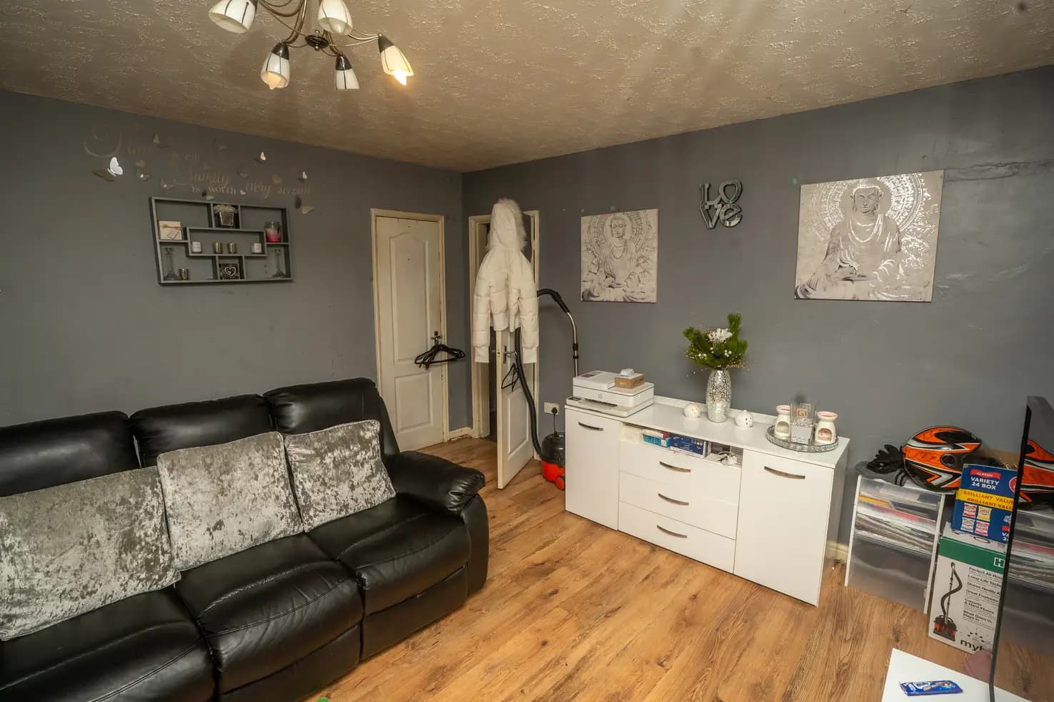 property photo 4 of 25