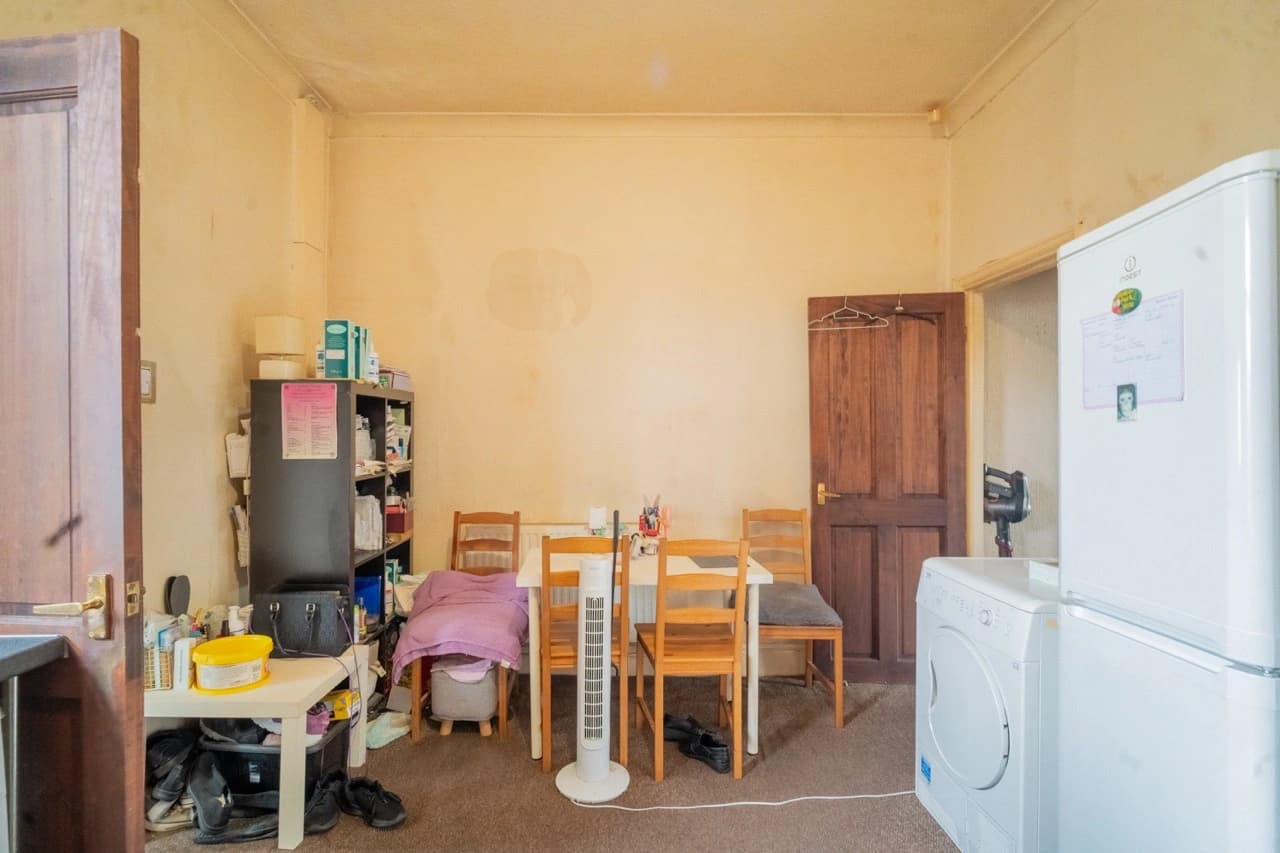 property photo 5 of 19