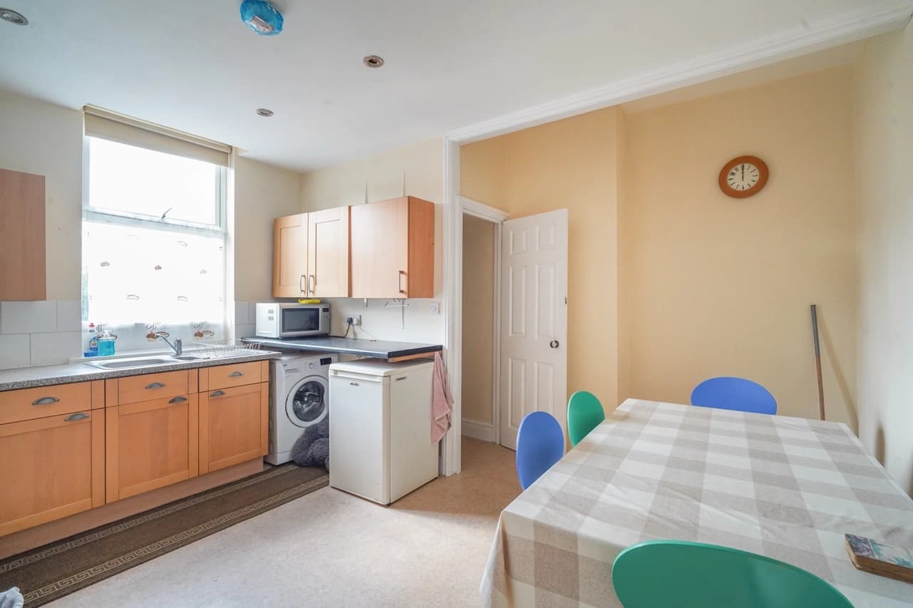 property photo 18 of 34