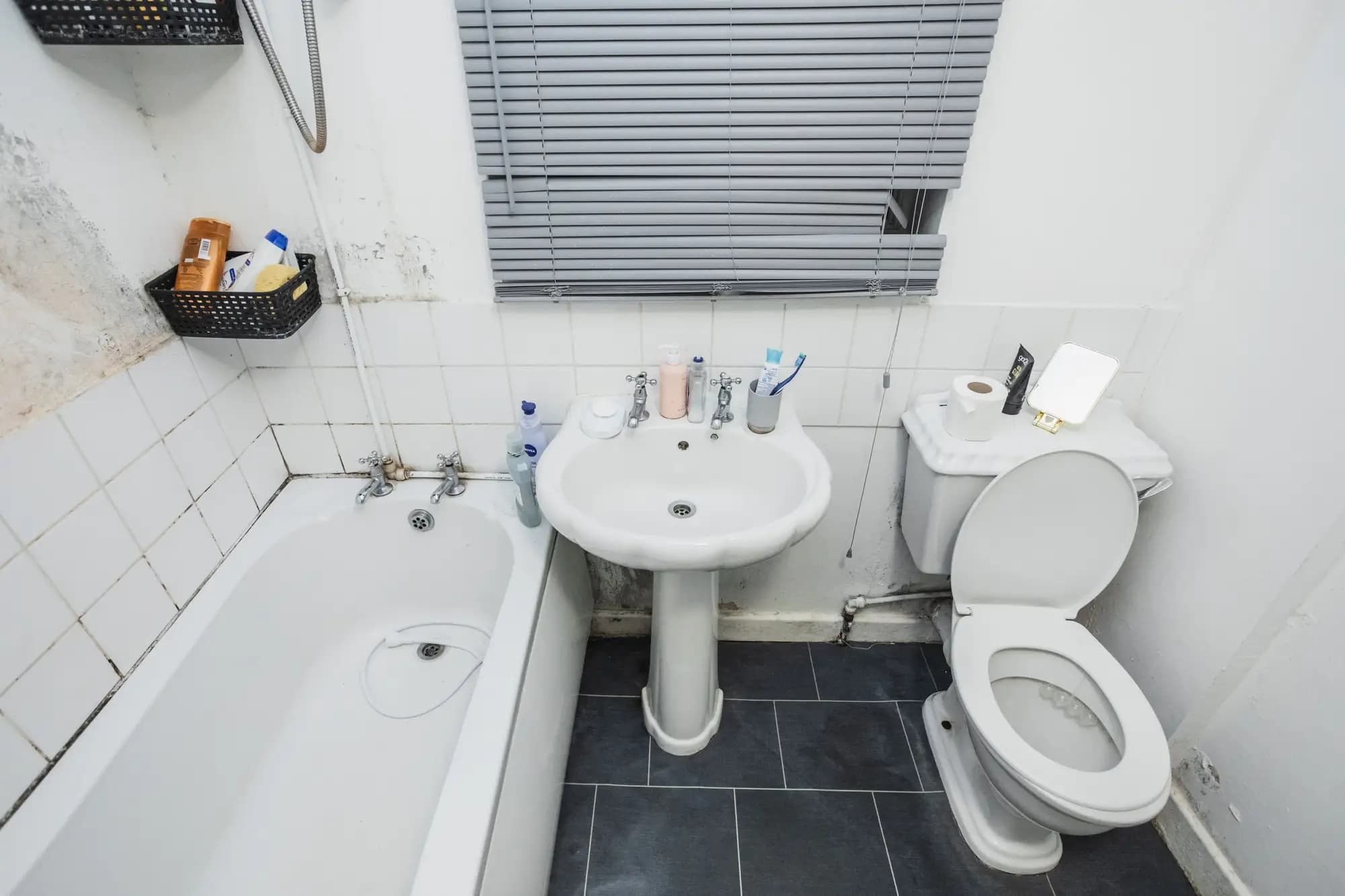 property photo 8 of 17