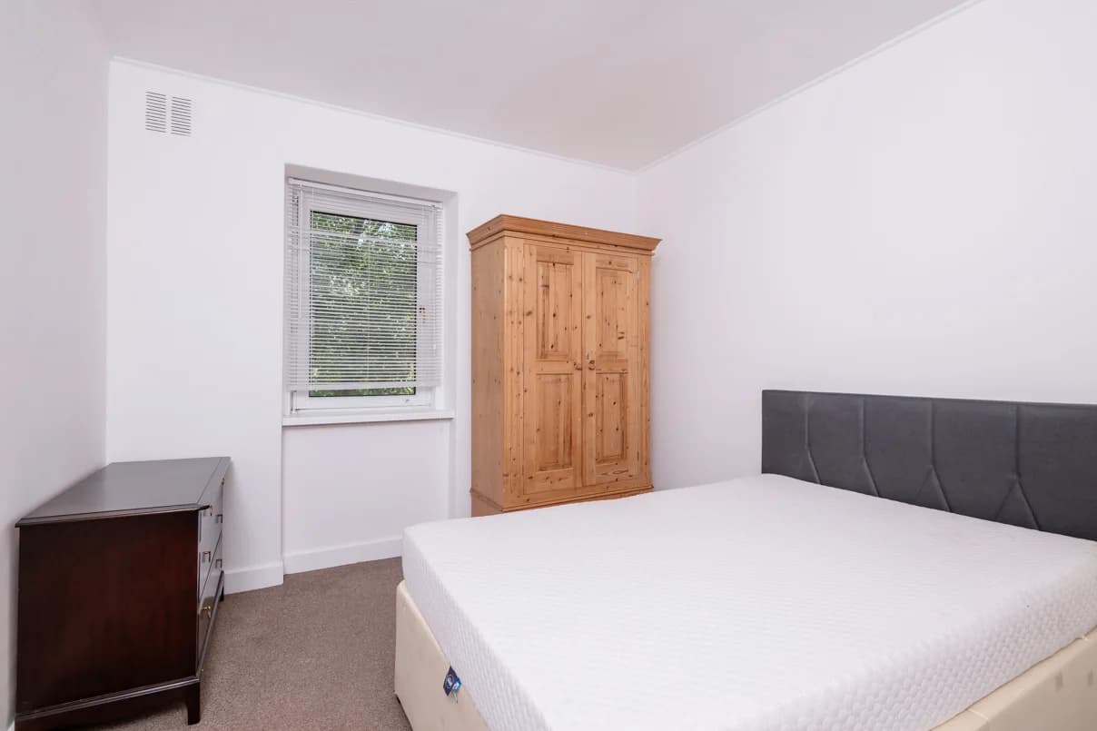 property photo 12 of 16