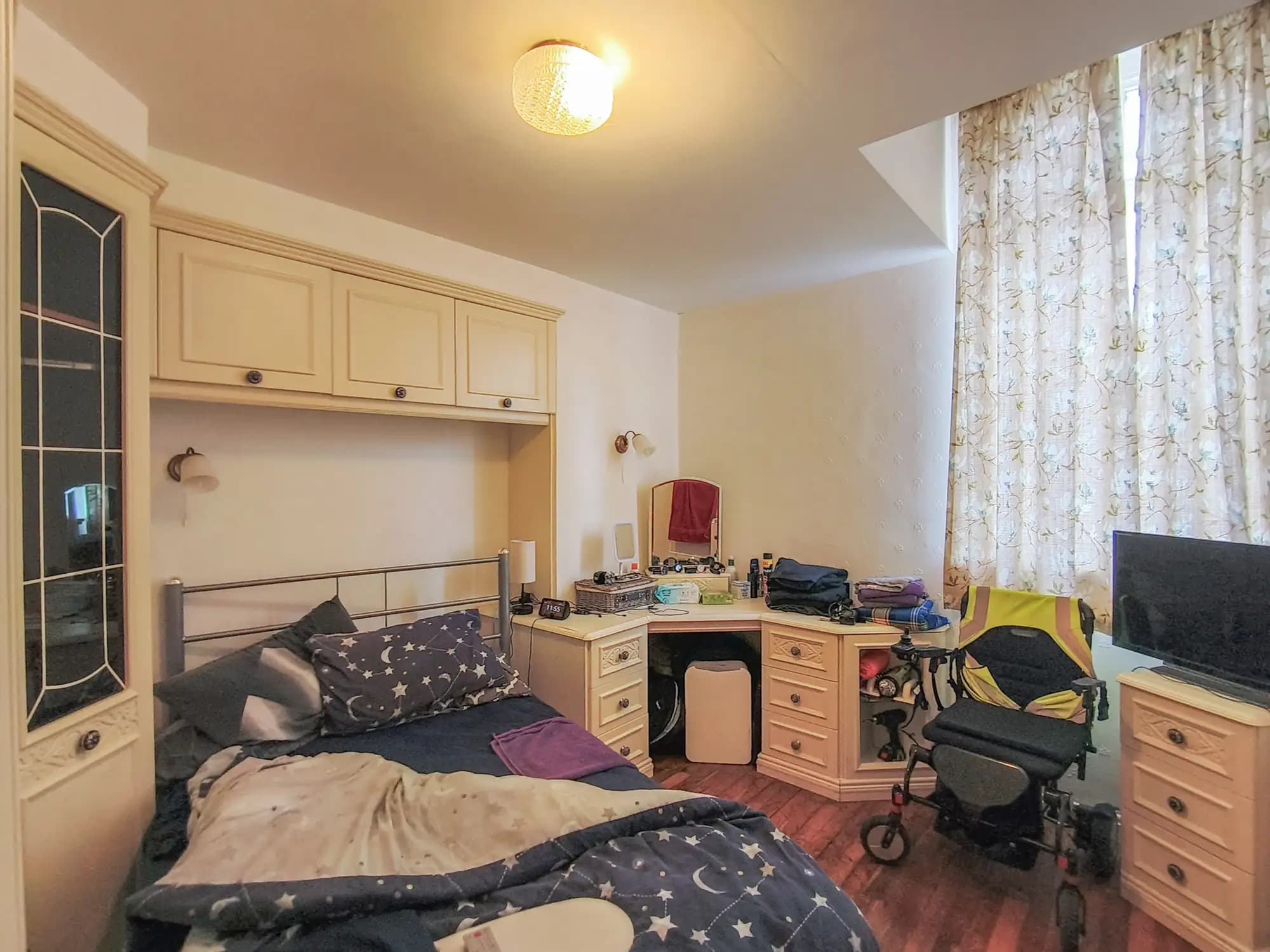 property photo 9 of 15