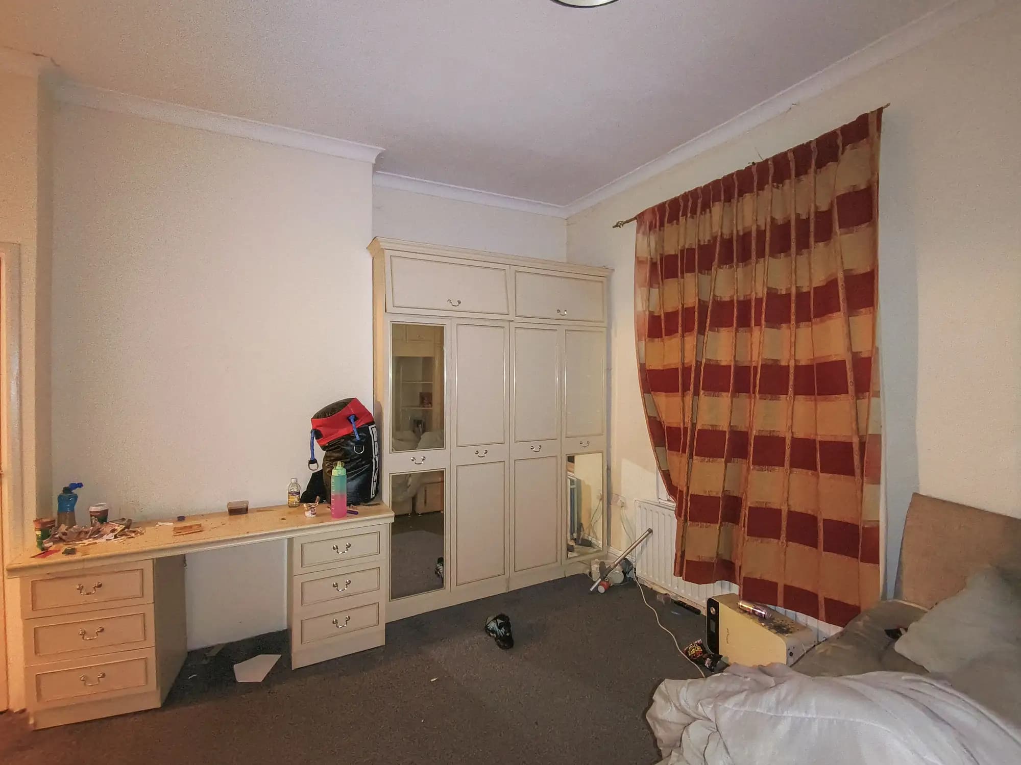 property photo 6 of 11