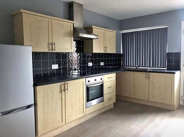 property photo 4 of 40