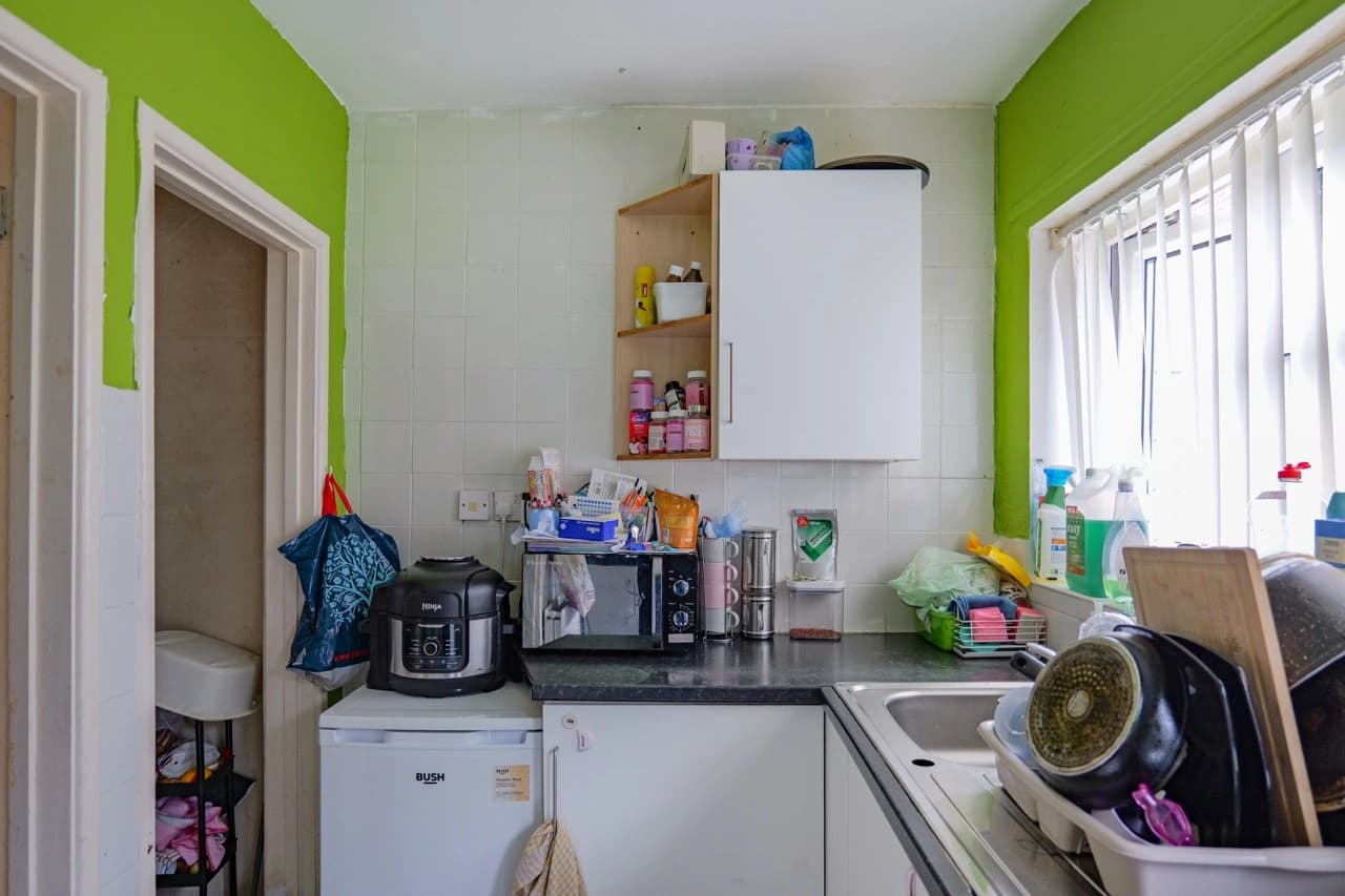 property photo 6 of 20