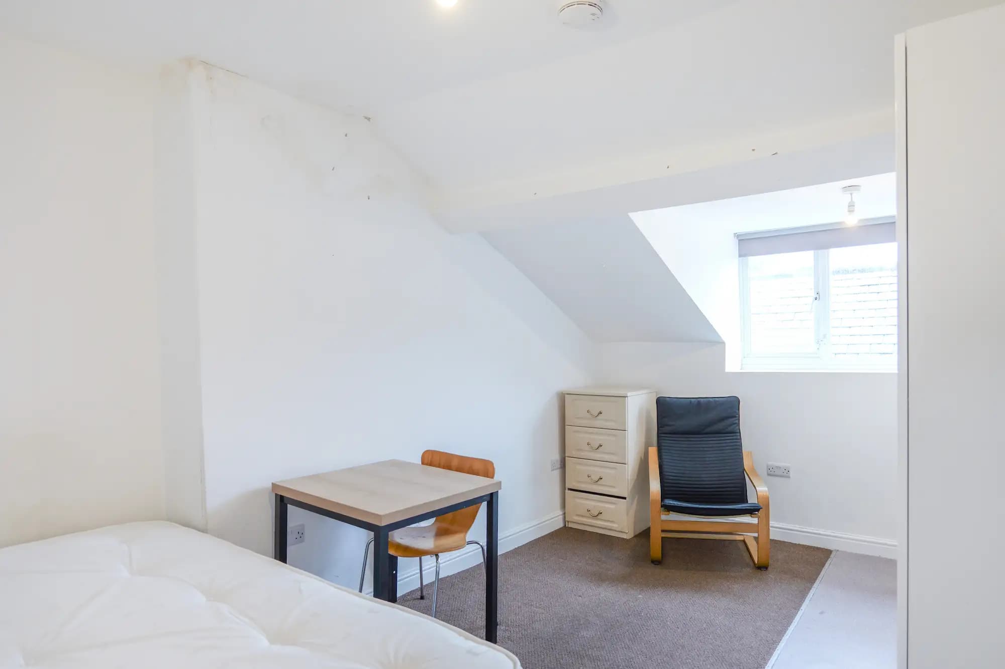 property photo 17 of 40