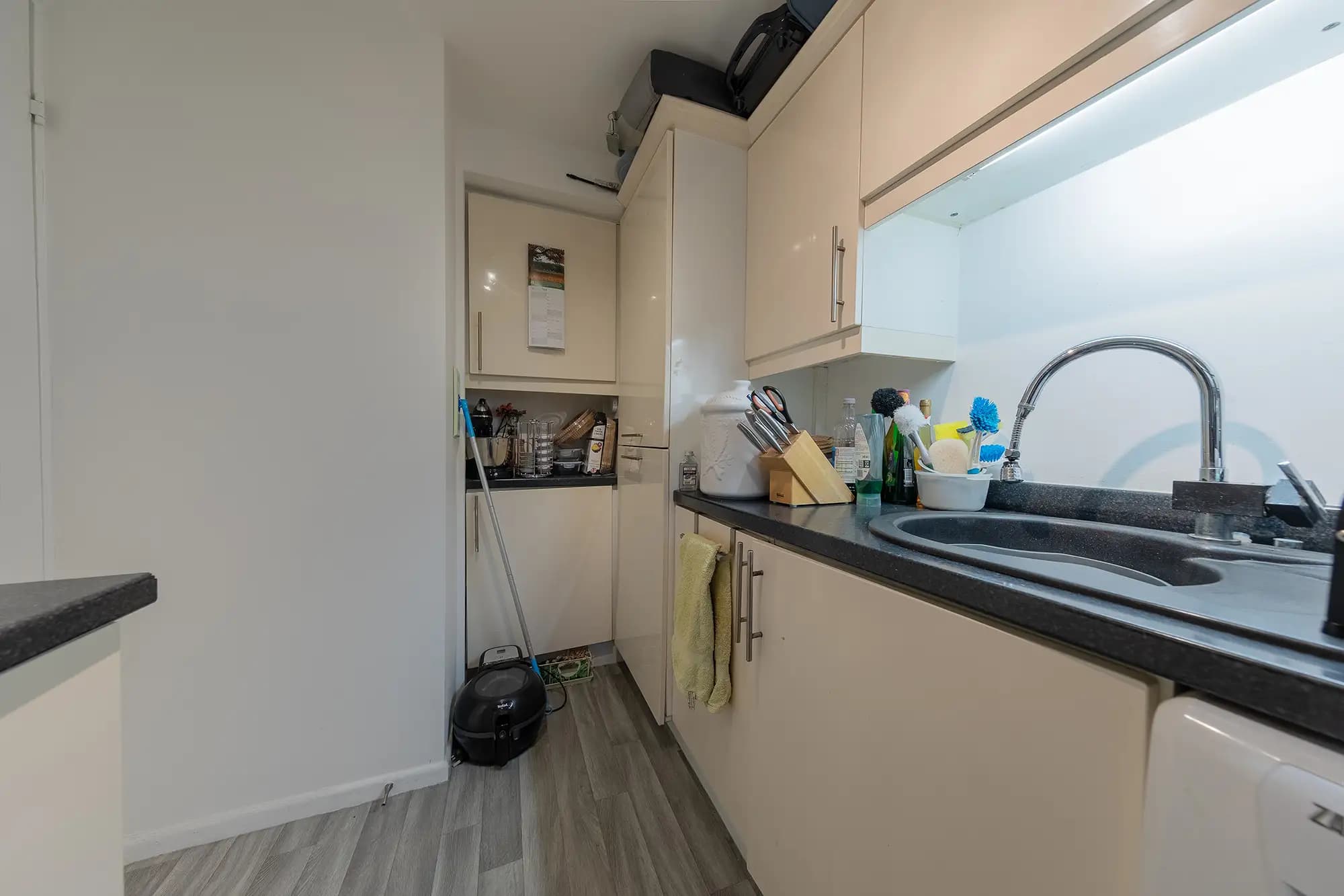 property photo 7 of 17