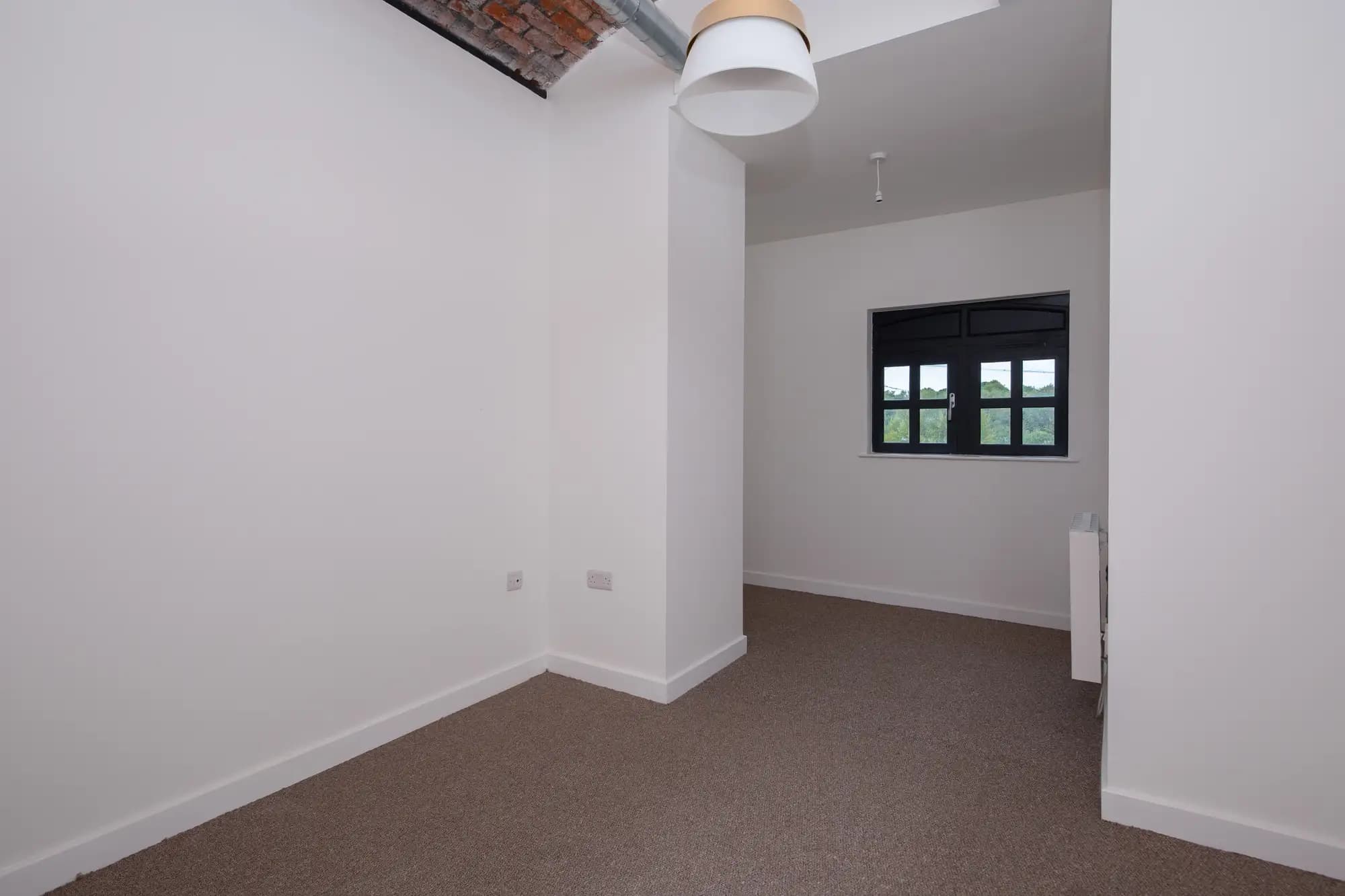 property photo 17 of 28