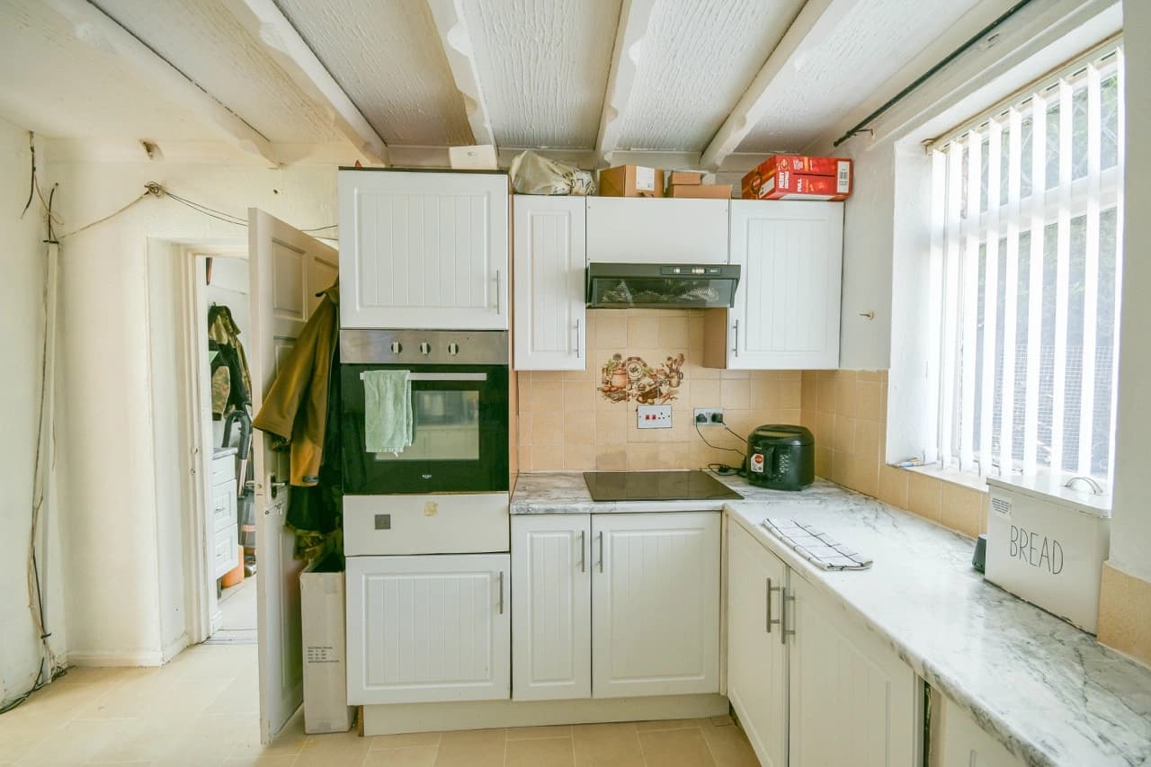 property photo 6 of 19