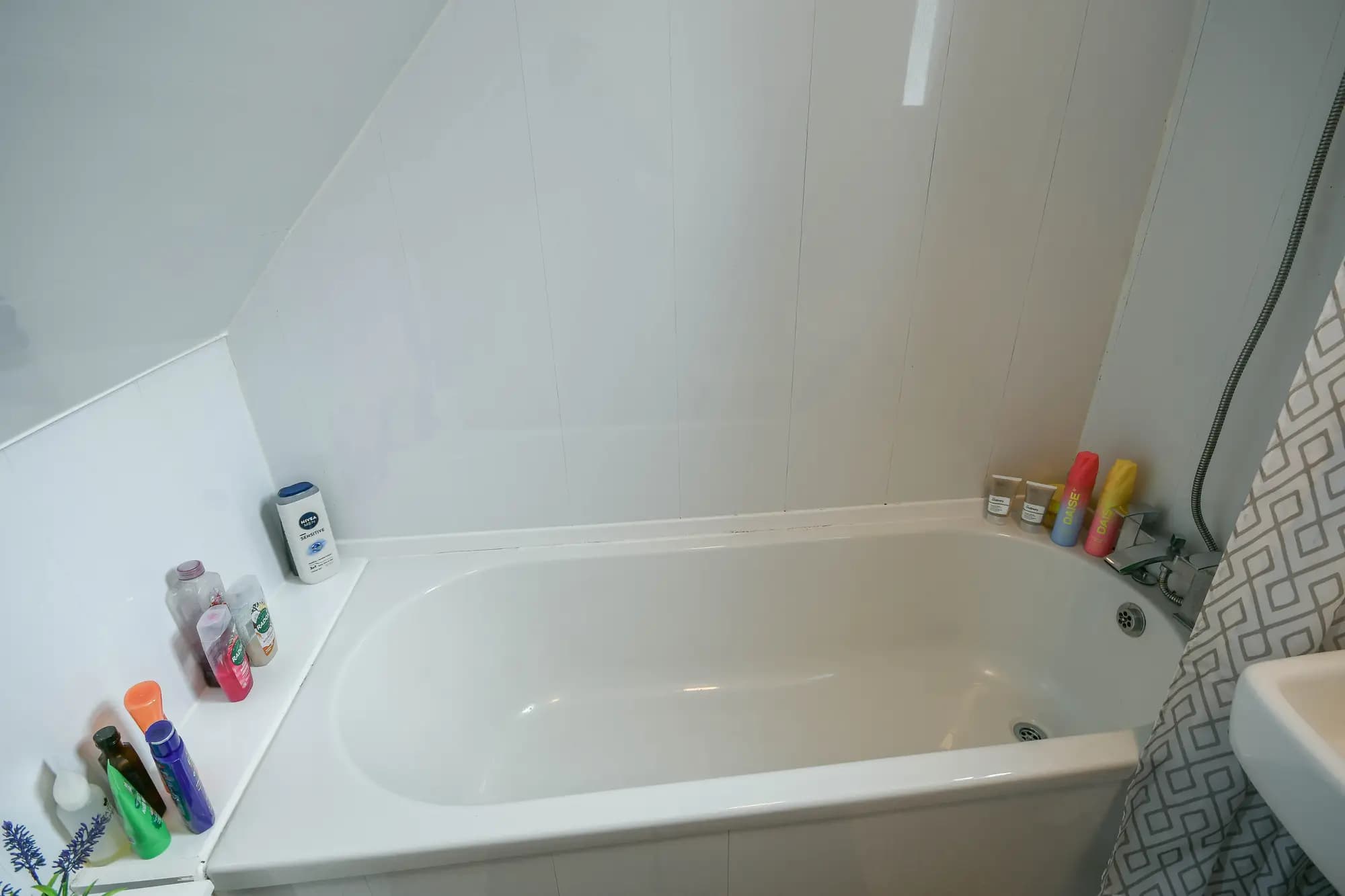property photo 7 of 14