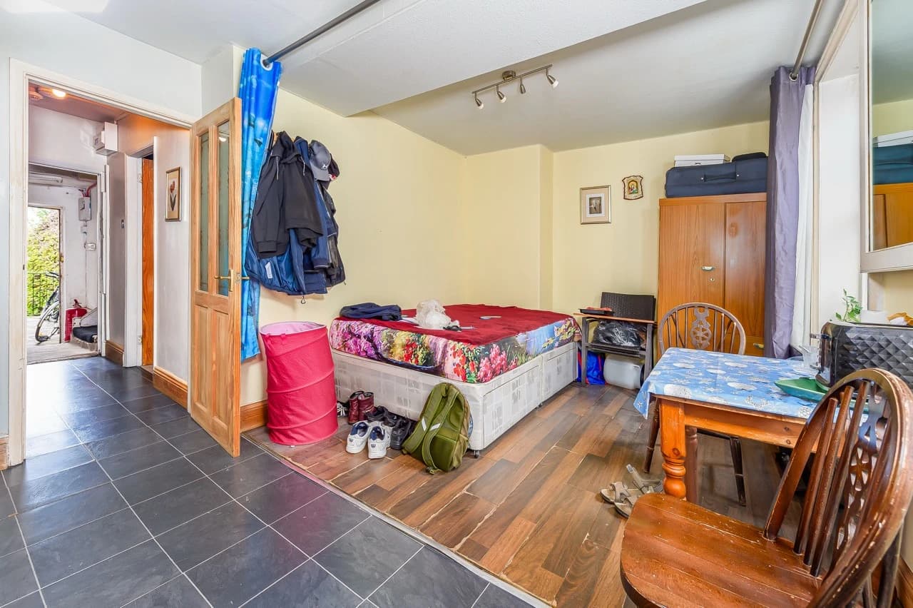 property photo 9 of 35