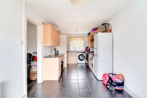 property photo 6 of 16