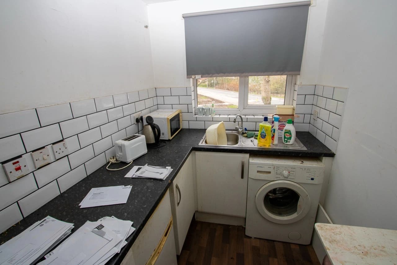 property photo 4 of 10