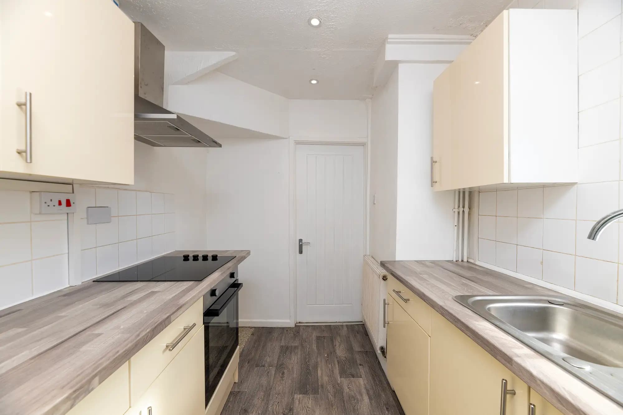 property photo 7 of 17