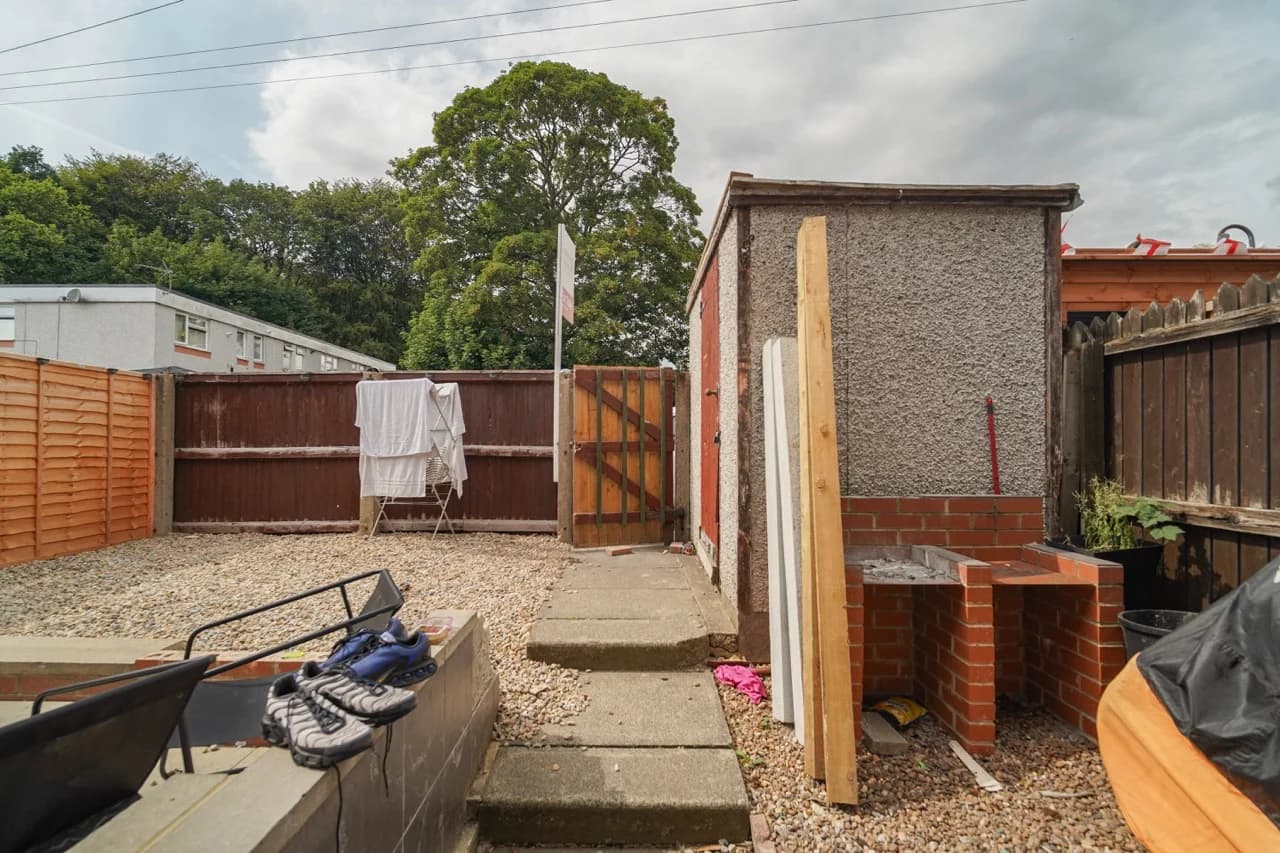 property photo 15 of 17