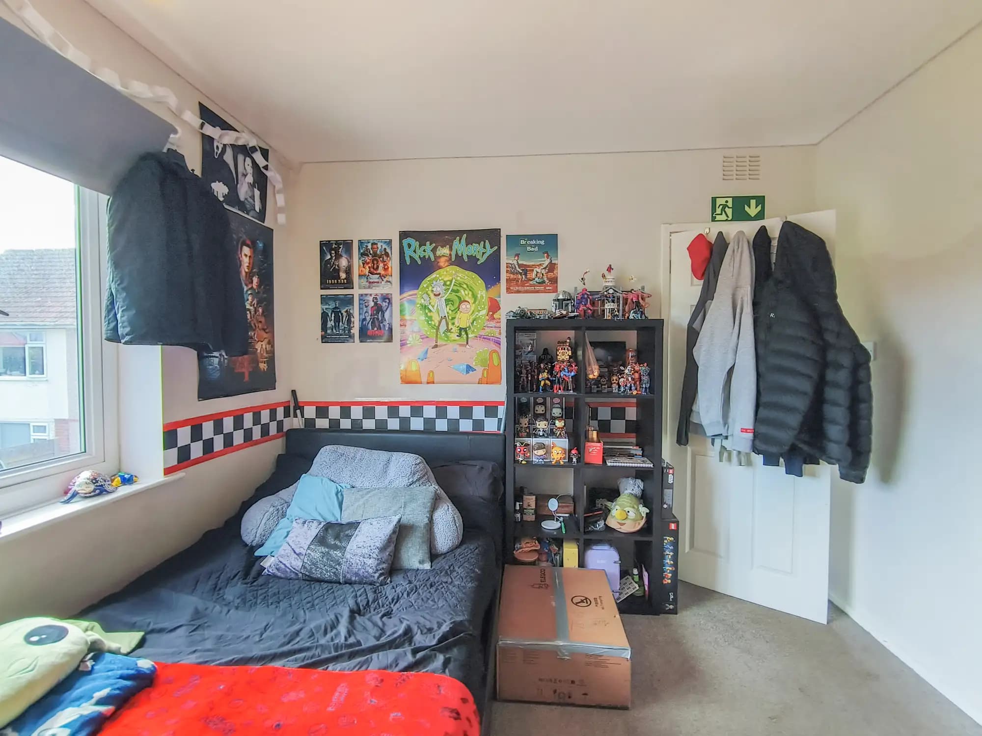 property photo 11 of 16