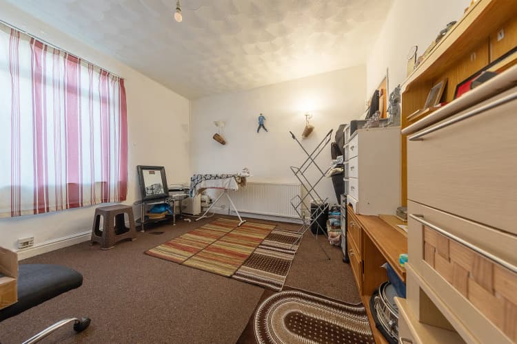property photo 7 of 27