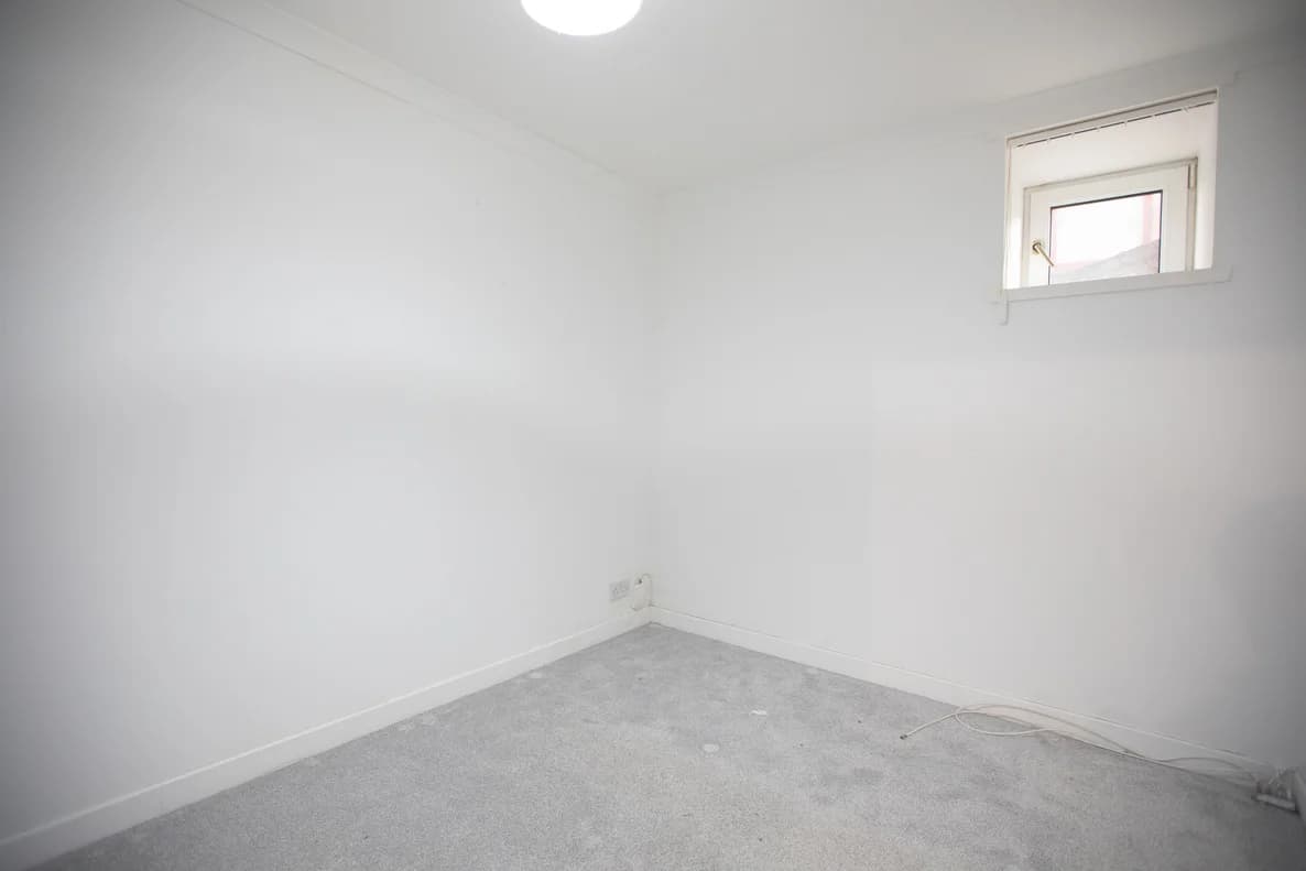 property photo 17 of 29